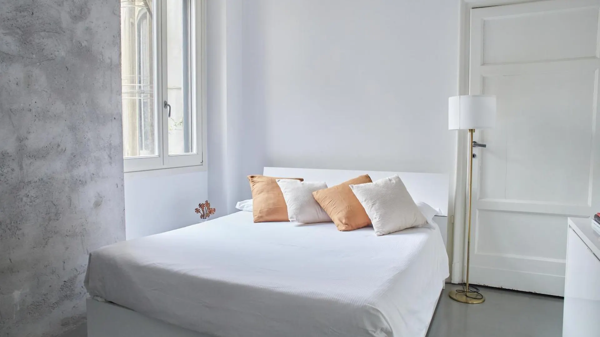 Design Apartment - Zona Bocconi Milan