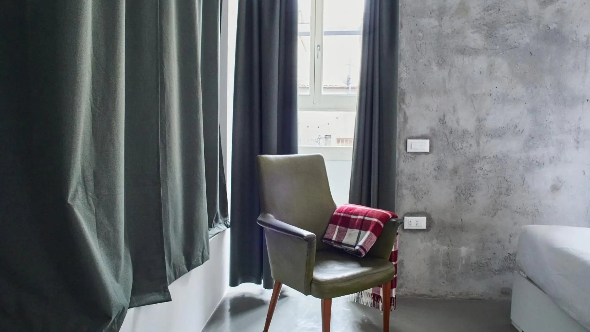 Design Apartment - Zona Bocconi Milan