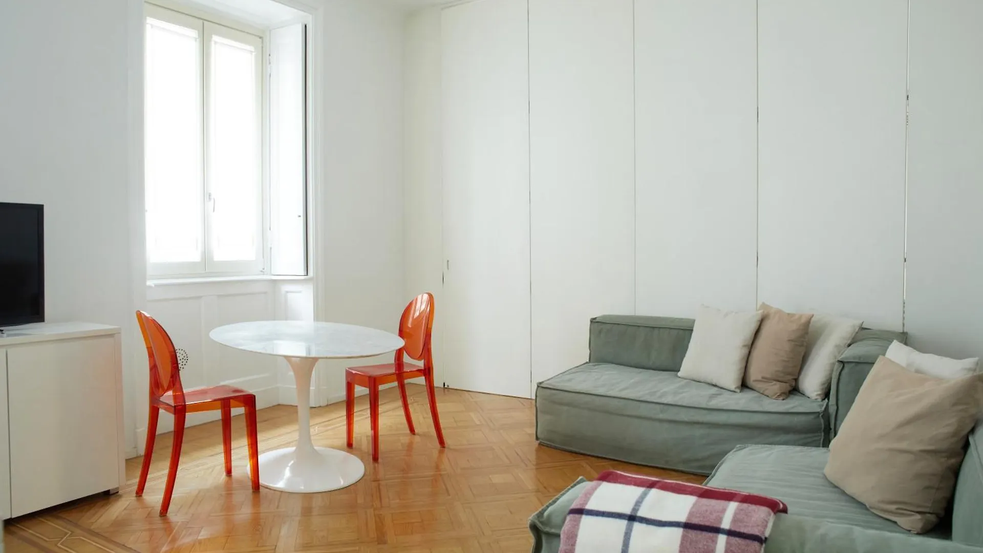 Design Apartment - Zona Bocconi Milan